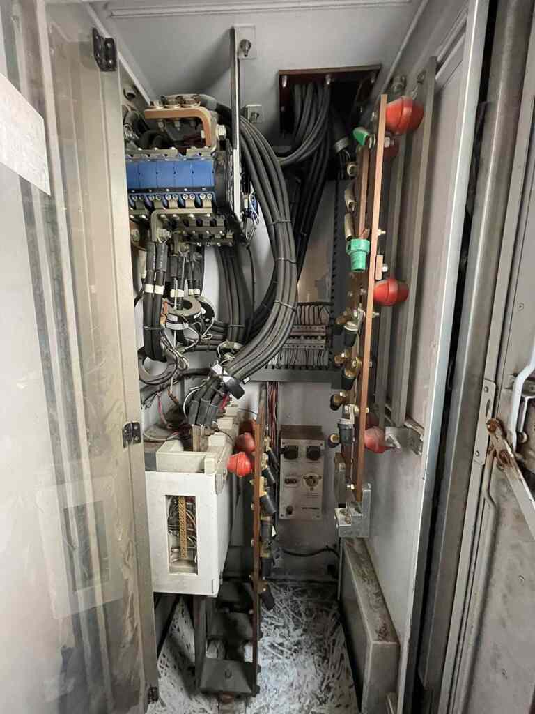 20210414_191847760_iOS