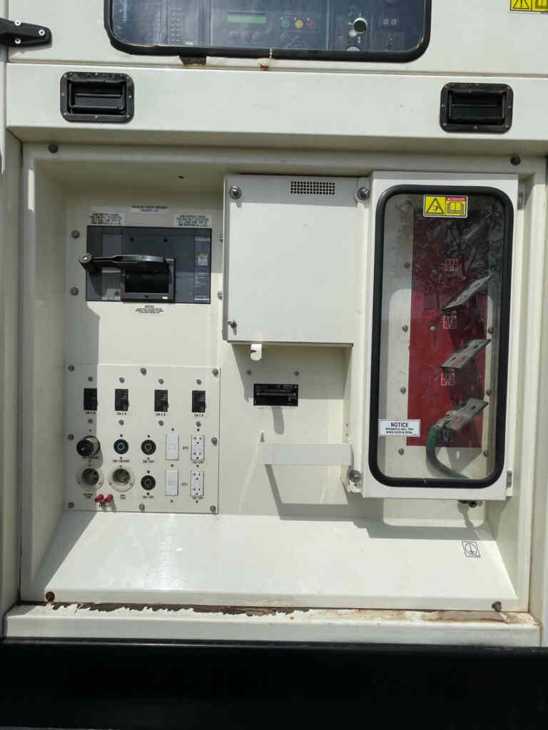 Caterpillar XQ350 Trailer Mounted Diesel Generator