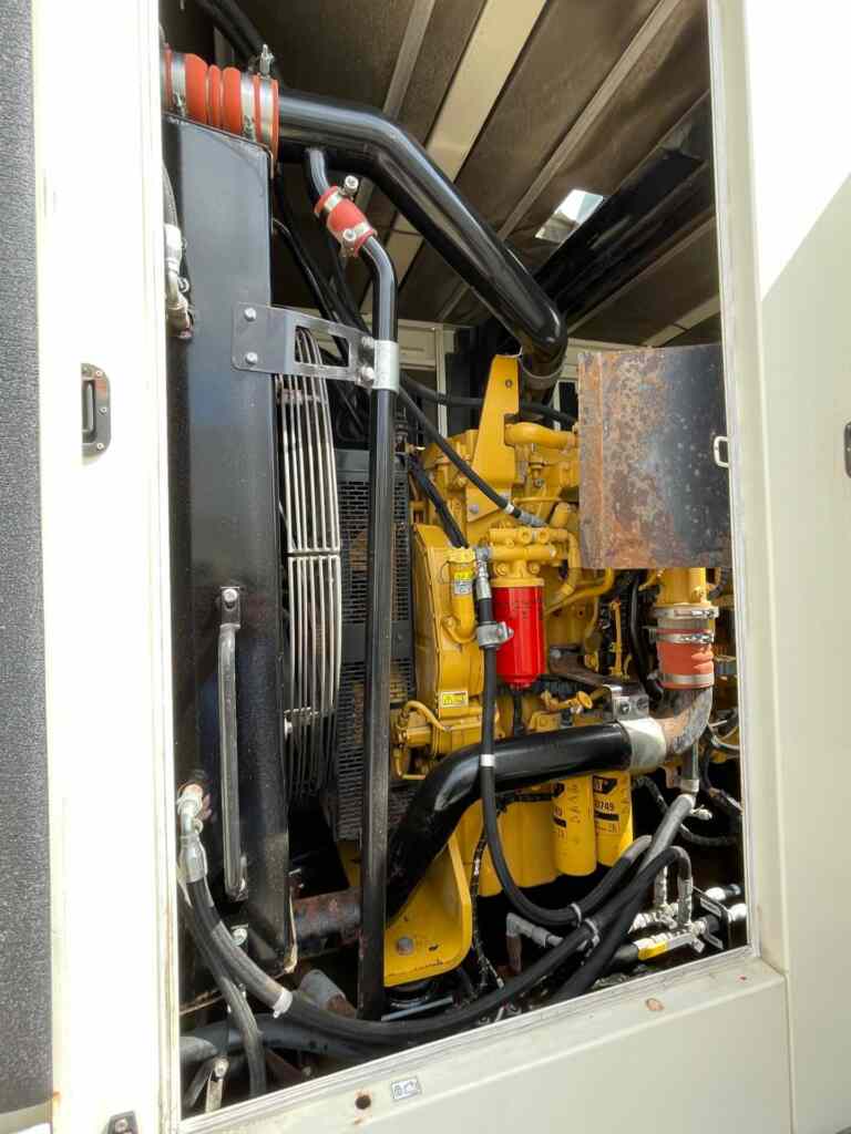 Caterpillar XQ350 Trailer Mounted Diesel Generator