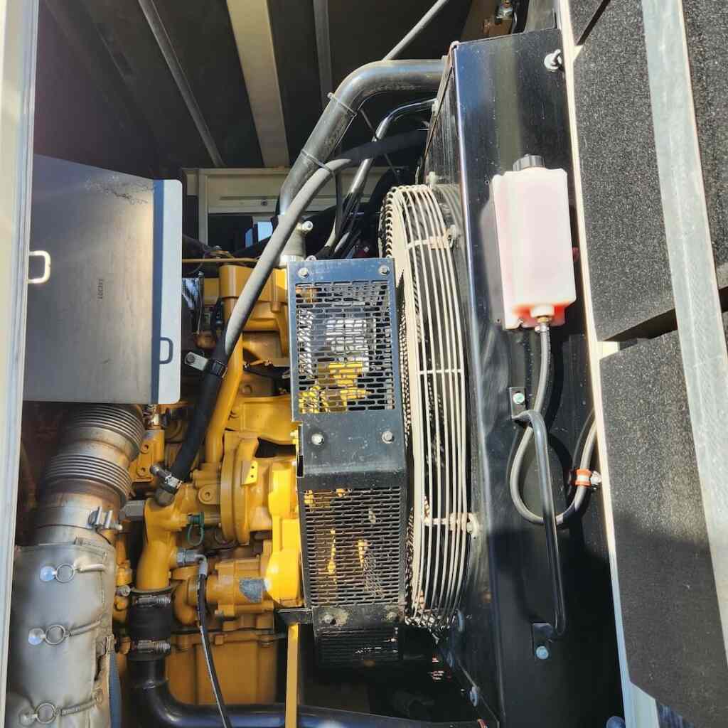 Caterpillar XQ350 - Diesel Generator Trailer Mounted