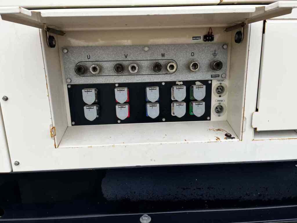 Diesel Generator: Multiquip DCA400SSI4i Trailer Mounted