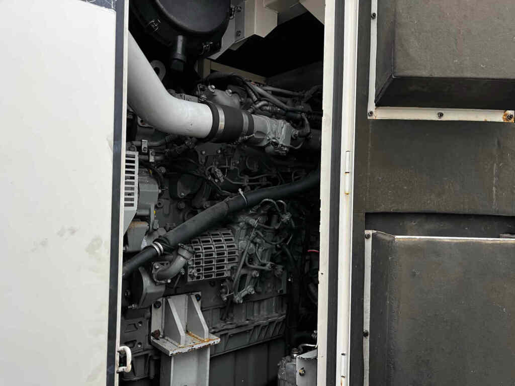 Diesel Generator: Multiquip DCA400SSI4i Trailer Mounted