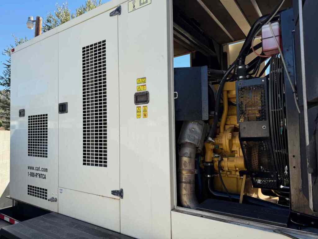 Caterpillar XQ350 Trailer Mounted Diesel Generator