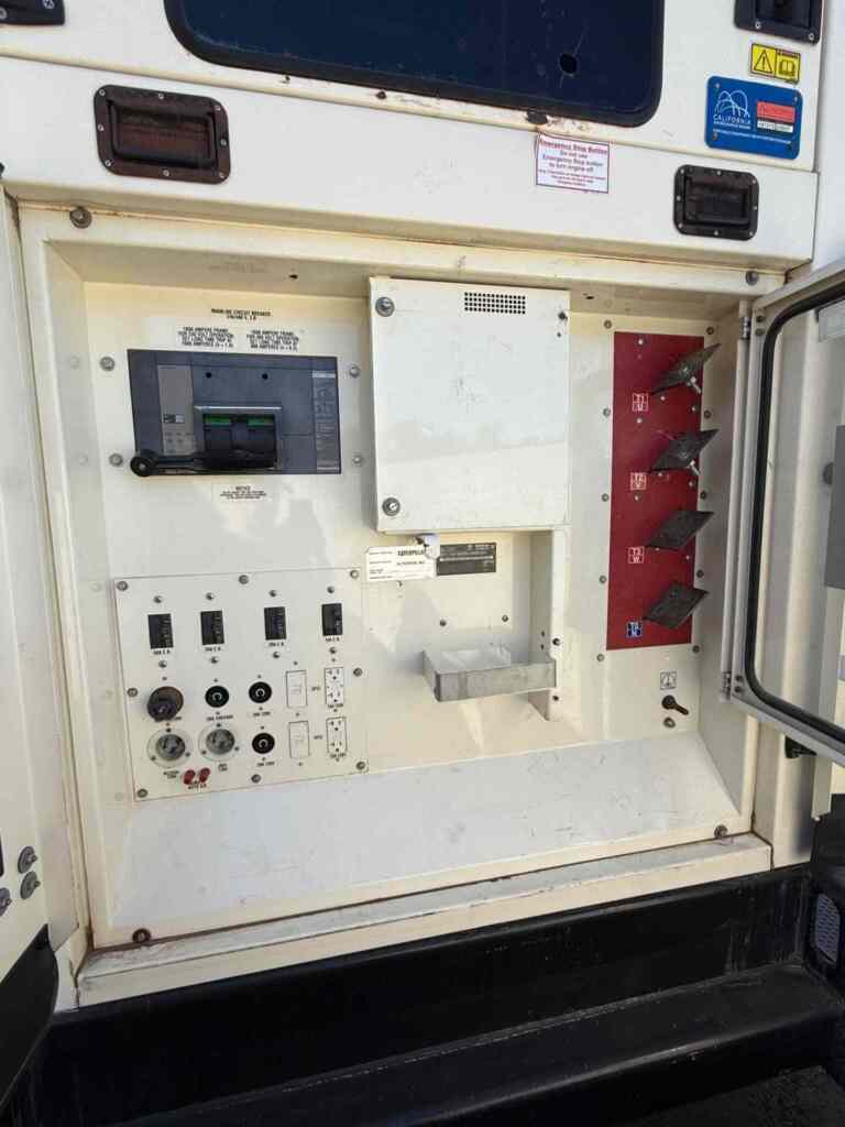 Caterpillar XQ350 Trailer Mounted Diesel Generator